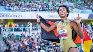 乒乓球混团世界杯决赛后孙颖莎王楚钦王曼昱徐瑛彬答记者问